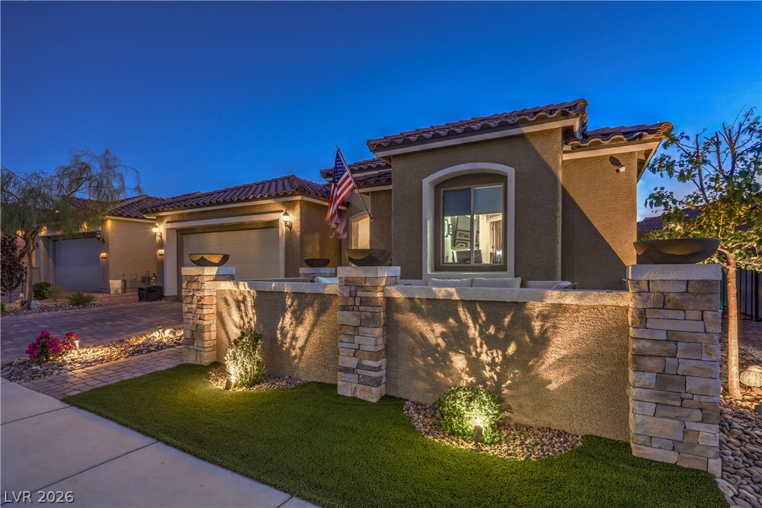 8265 Skye Peak Street Property Photo 4
