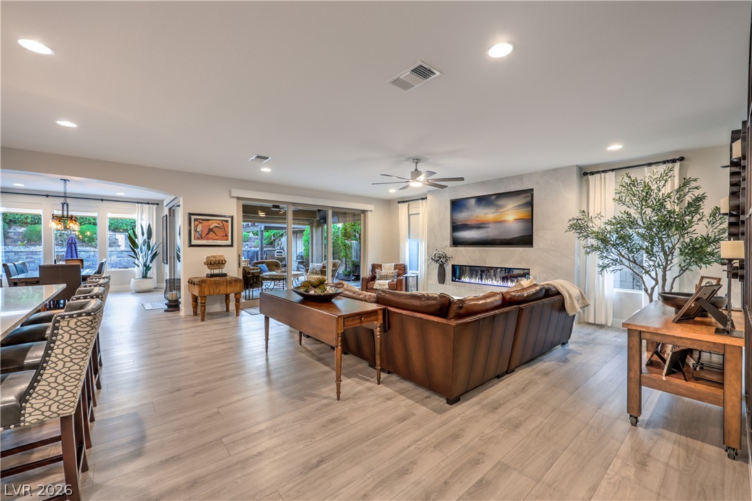 8265 Skye Peak Street Property Photo 8
