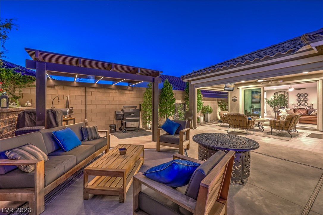 8265 Skye Peak Street Property Photo 45