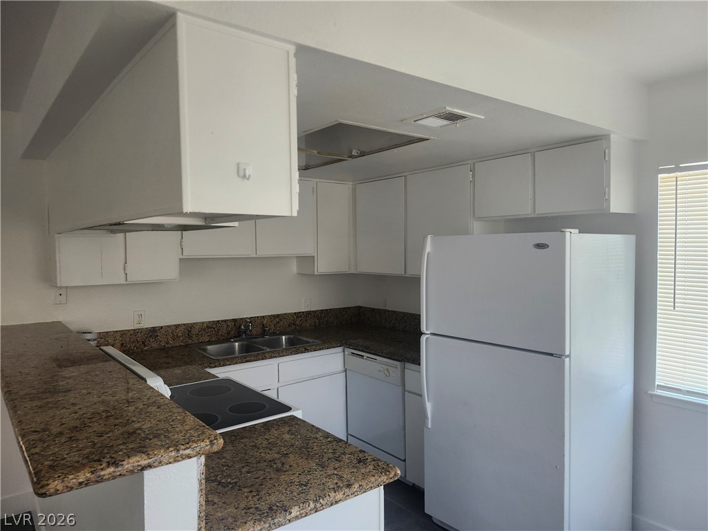 3437 East Cheyenne Avenue C Property Photo 2