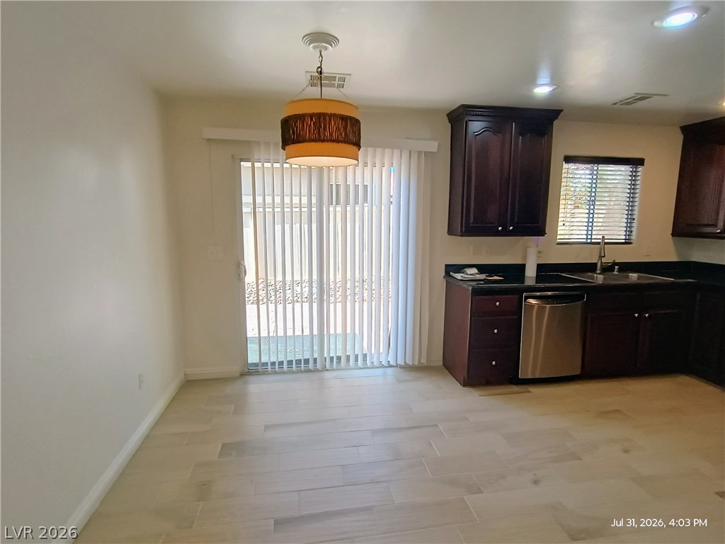 5846 Abbey Rose Court Property Photo 5