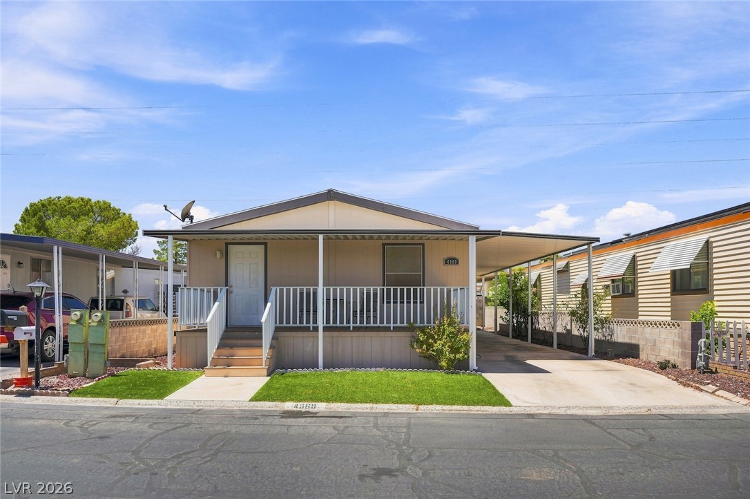 4589 Royal Ridge Boulevard Property Photo 3