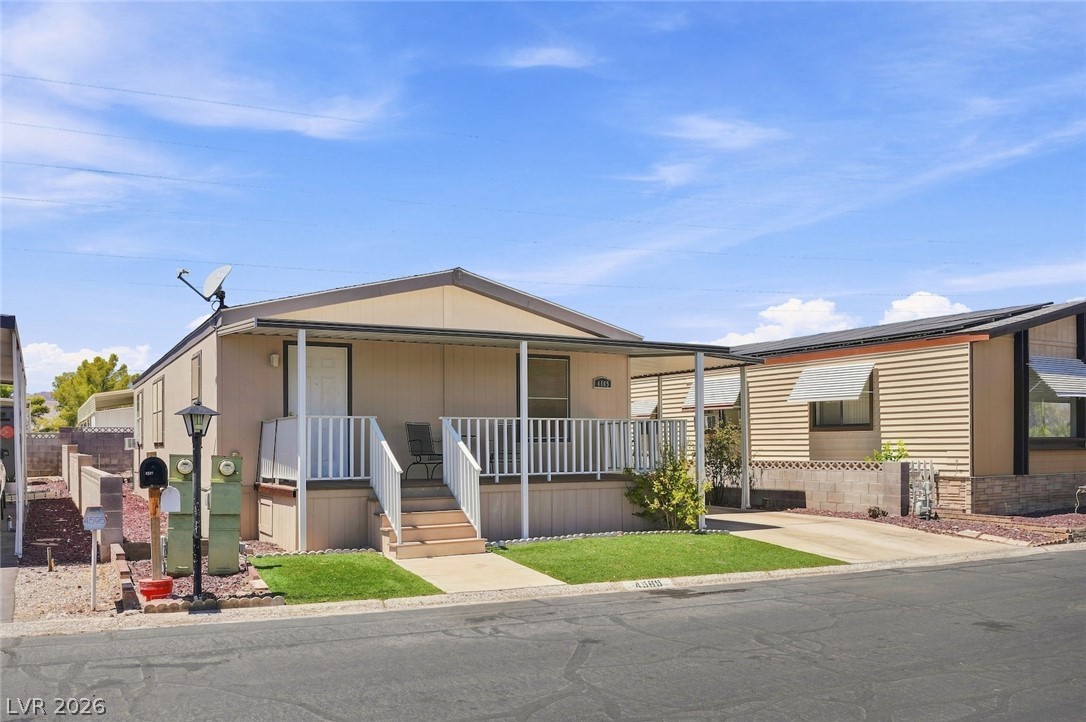 4589 Royal Ridge Boulevard Property Photo 4