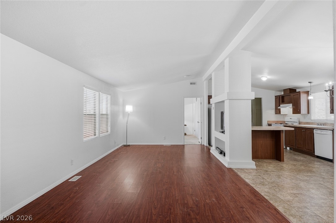 4589 Royal Ridge Boulevard Property Photo 9
