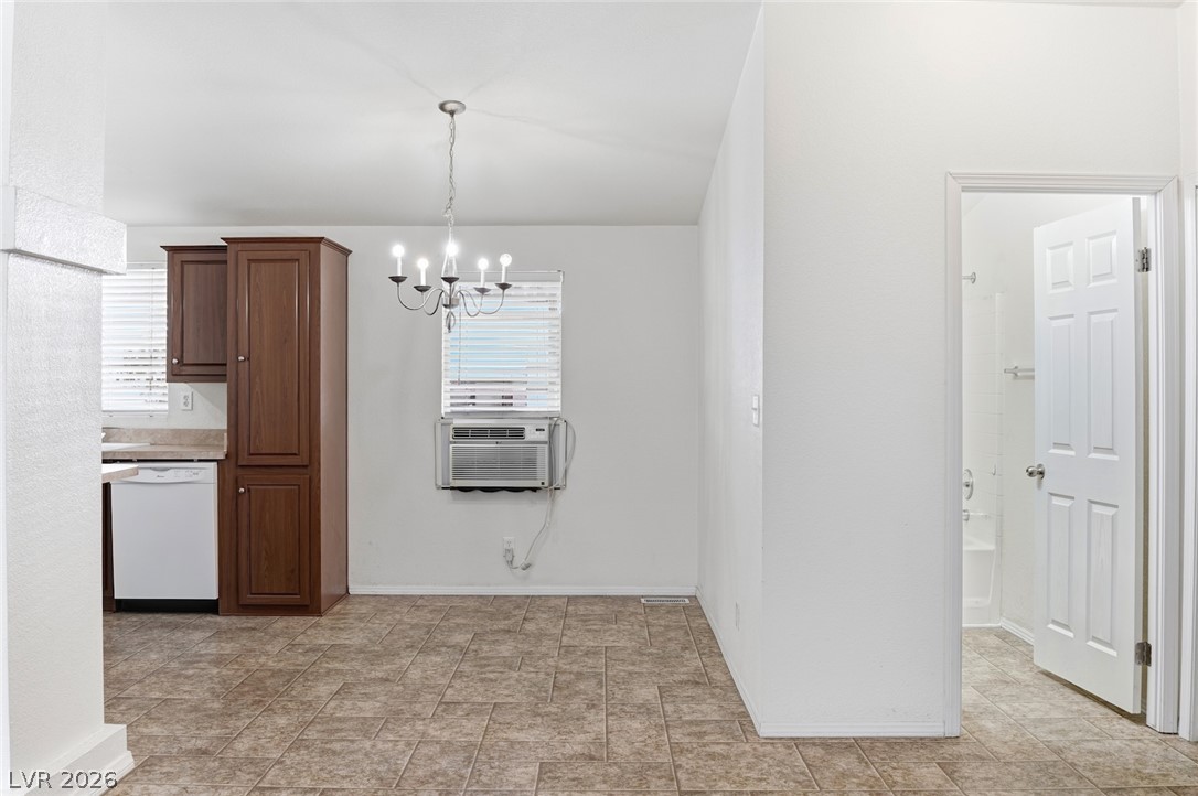 4589 Royal Ridge Boulevard Property Photo 16