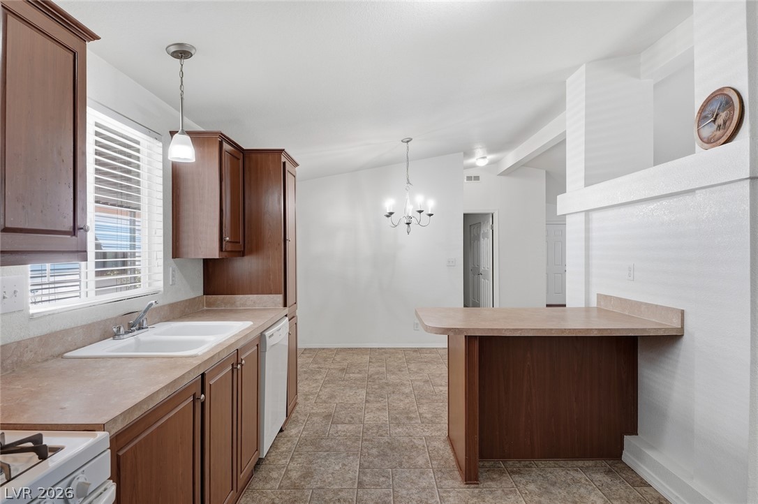 4589 Royal Ridge Boulevard Property Photo 21
