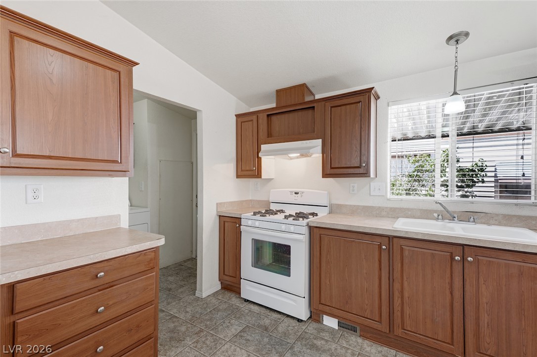 4589 Royal Ridge Boulevard Property Photo 24