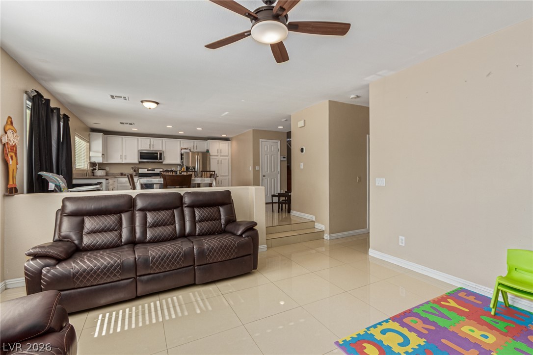 2621 Rainbow Glow Street Property Photo 6