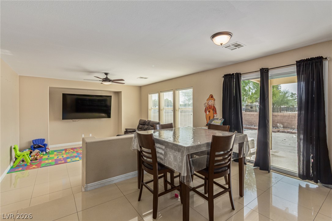 2621 Rainbow Glow Street Property Photo 7