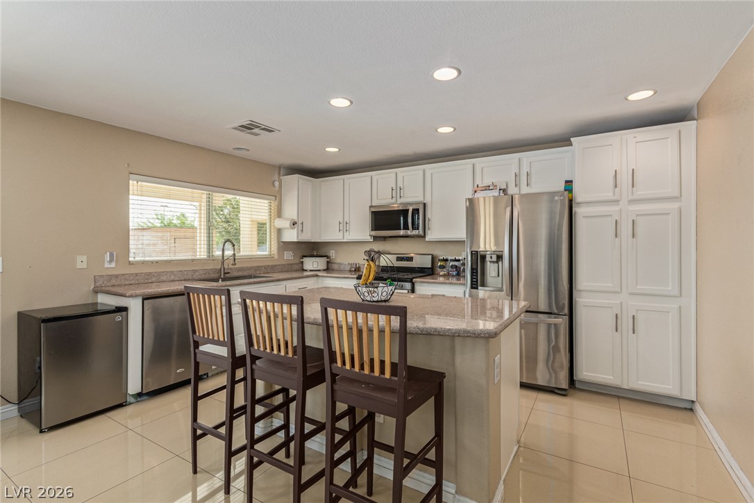 2621 Rainbow Glow Street Property Photo 8