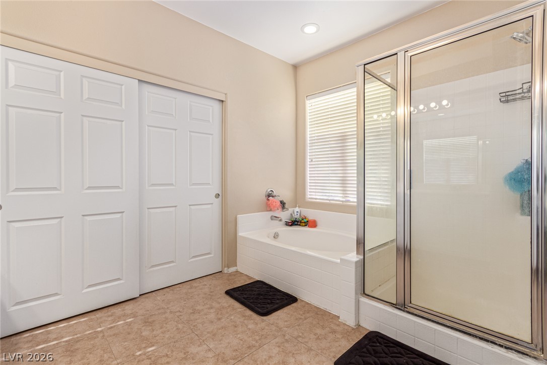 2621 Rainbow Glow Street Property Photo 16