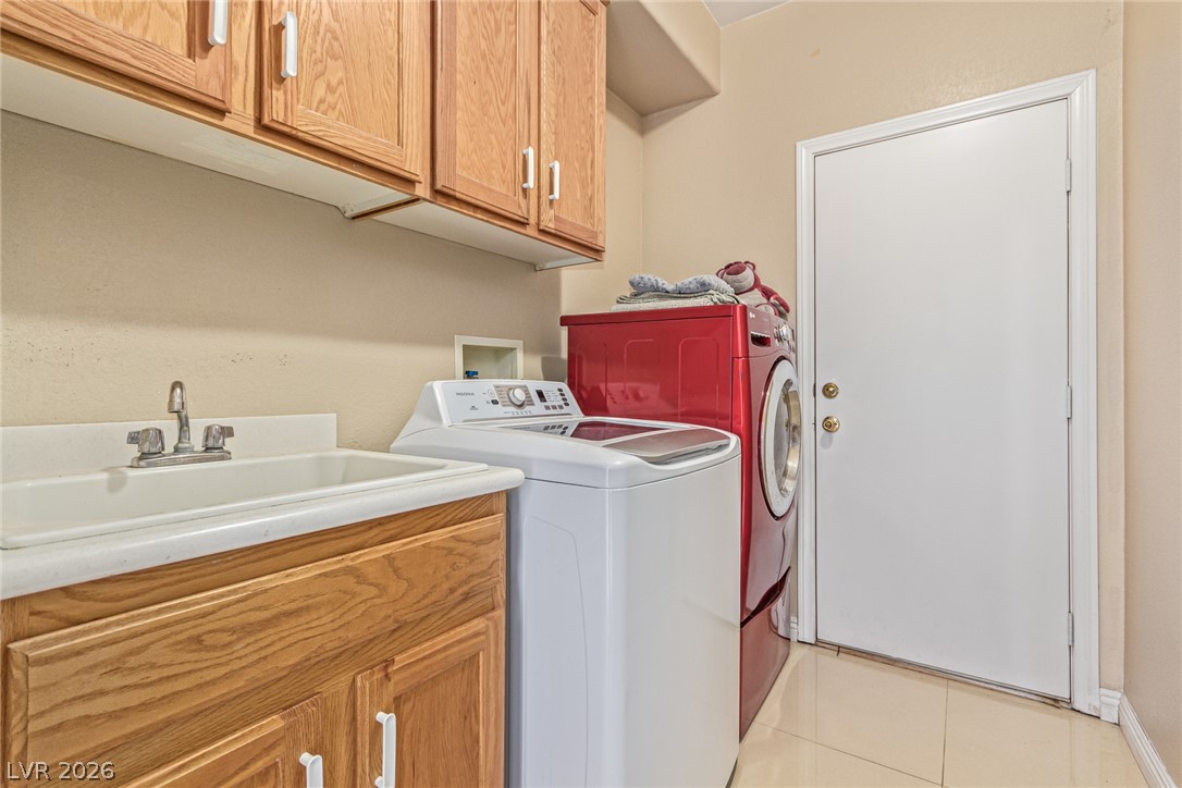 2621 Rainbow Glow Street Property Photo 24