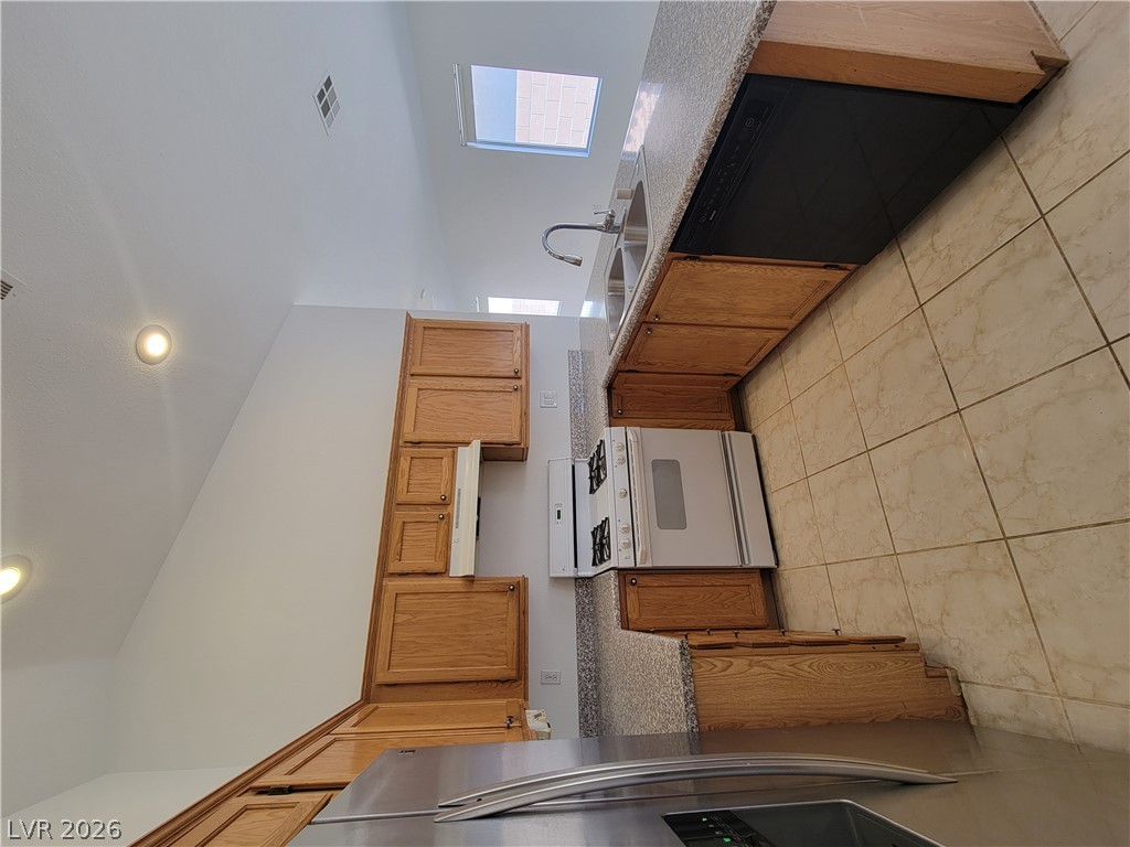 7445 Tumbling Street Property Photo 8