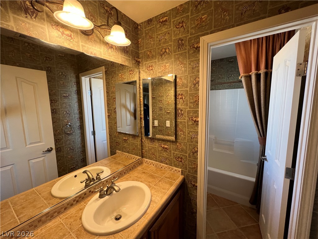 5679 Revere Crossing Avenue Property Photo 6