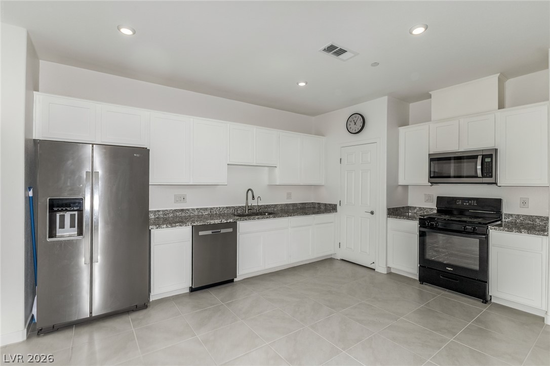 1111 Heliodor Avenue Property Photo 14