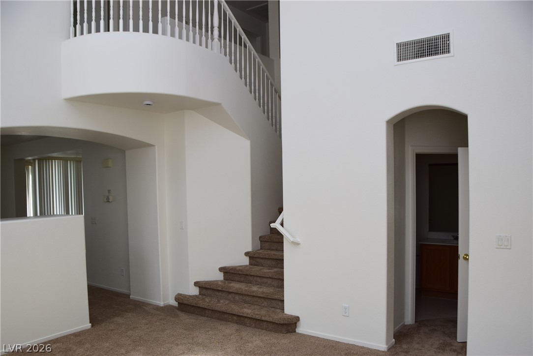 9493 Grove Ridge Avenue Property Photo 6