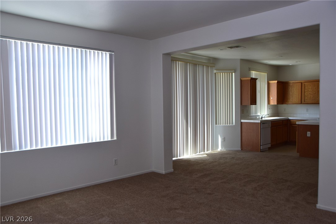9493 Grove Ridge Avenue Property Photo 17