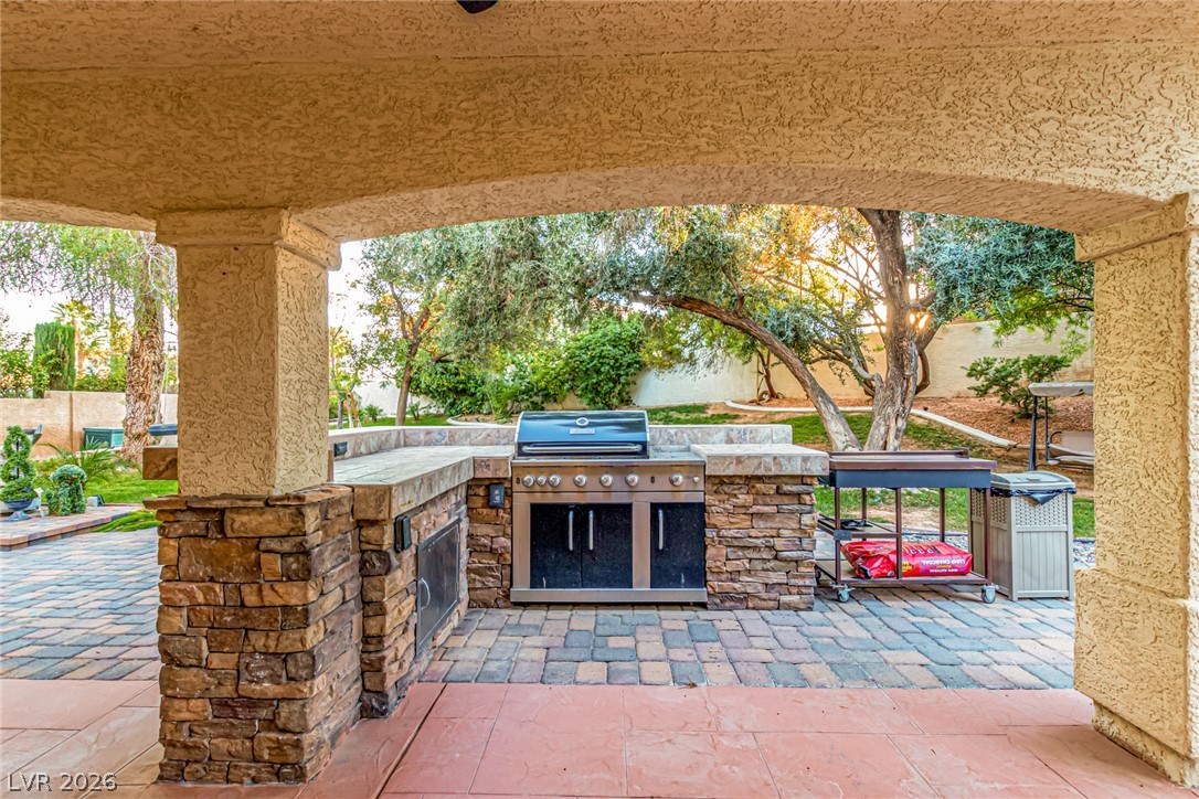 1413 Splendido Drive Property Photo 8