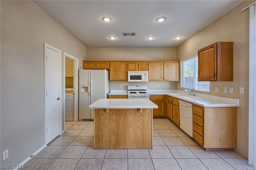 10054 Cambridge Blue Avenue Property Photo 9