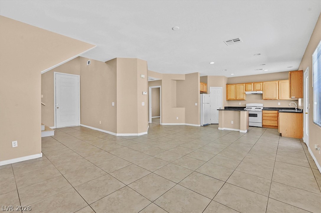 208 Tainted Berry Avenue Property Photo 4