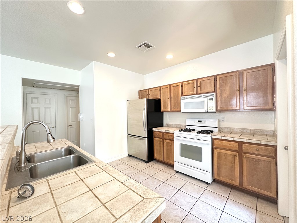 1501 Cardinal Peak Lane 202 Property Photo 6