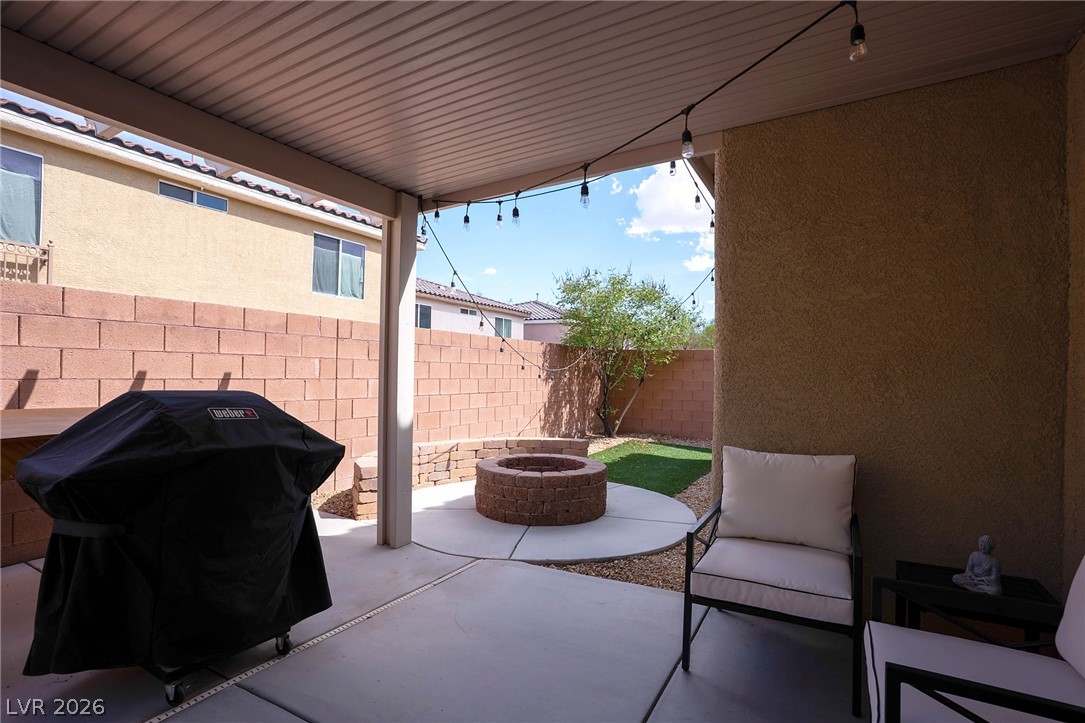 9796 Hearthfire Street Property Photo 5