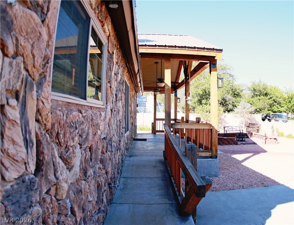 520 Lincoln Street Property Photo 3