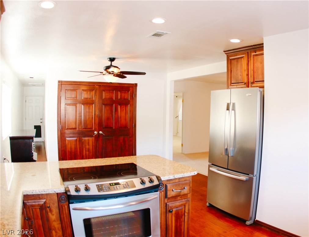 520 Lincoln Street Property Photo 23