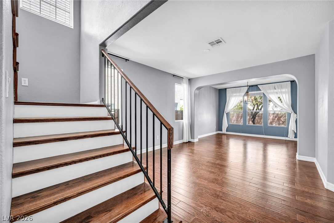 1004 Washington Oaks Street Property Photo 4