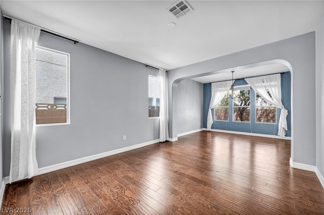 1004 Washington Oaks Street Property Photo 5
