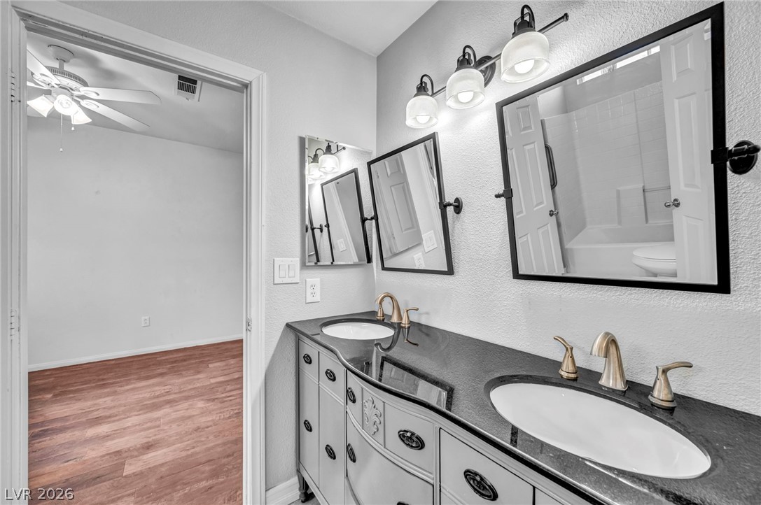 1004 Washington Oaks Street Property Photo 33