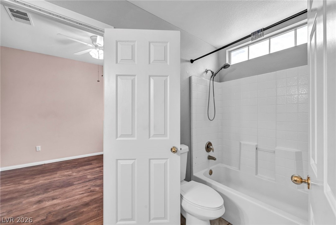 1004 Washington Oaks Street Property Photo 34