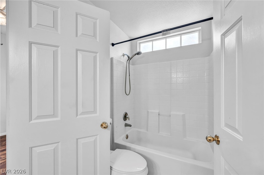 1004 Washington Oaks Street Property Photo 46