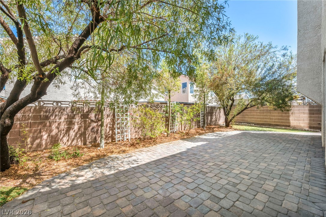 1004 Washington Oaks Street Property Photo 50