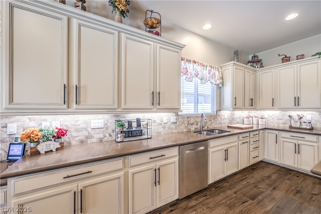 6461 Winecup Street Property Photo 10