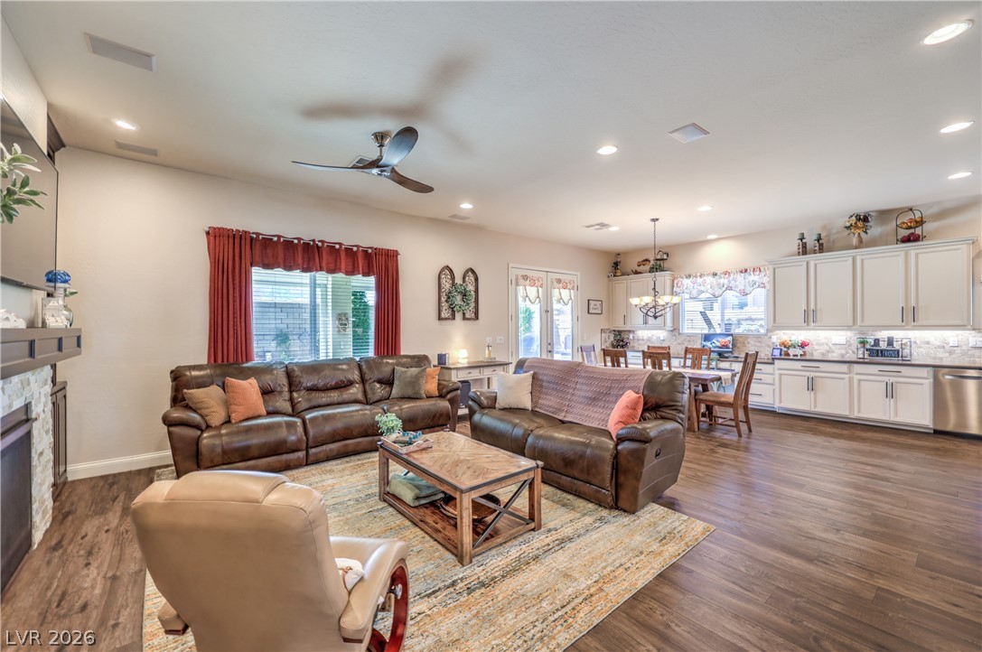 6461 Winecup Street Property Photo 16