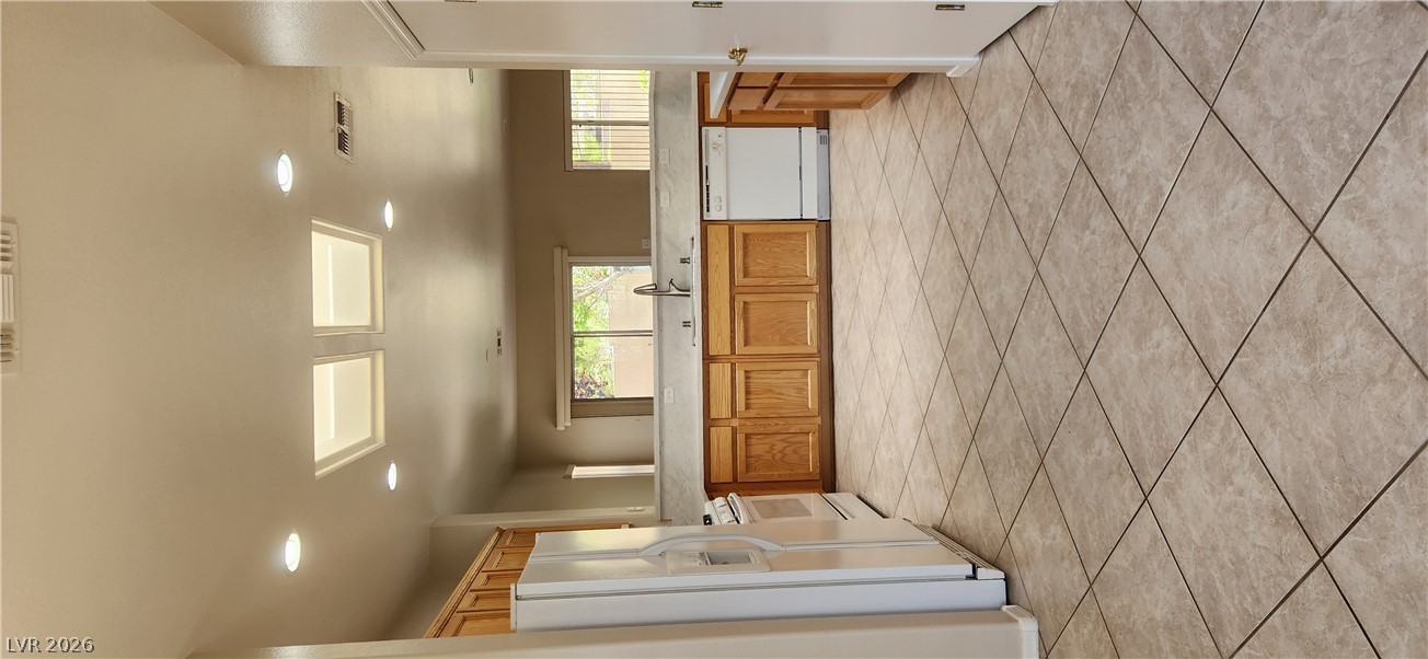 2505 Springville Way Property Photo 3