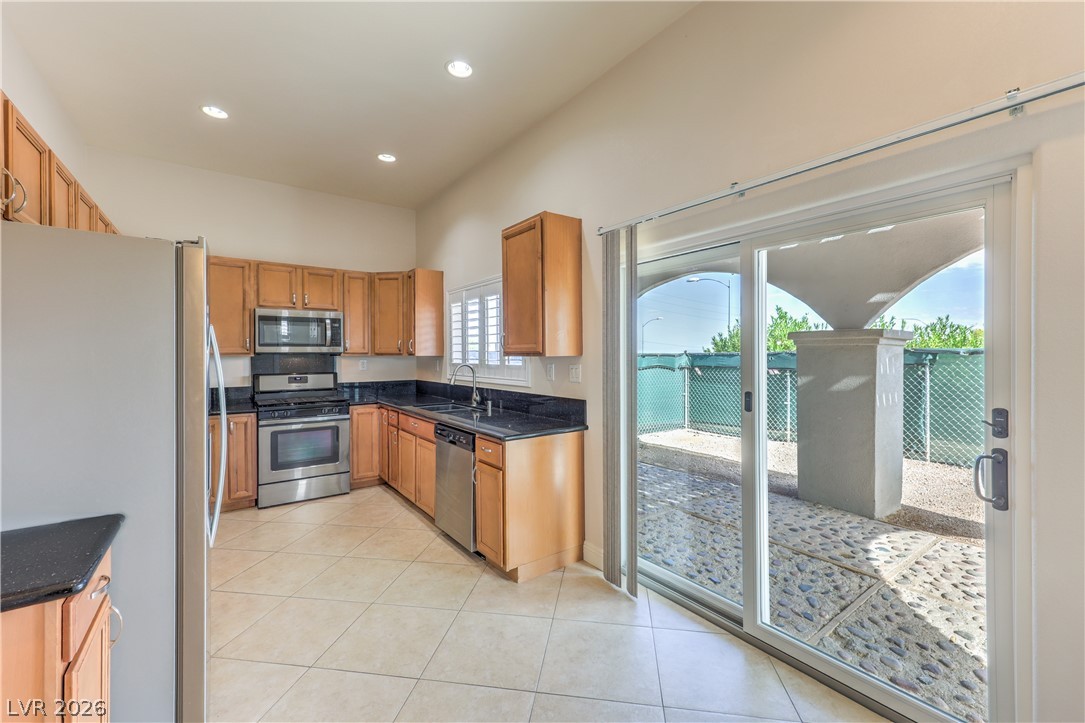 100 East Kimberly Drive Property Photo 11