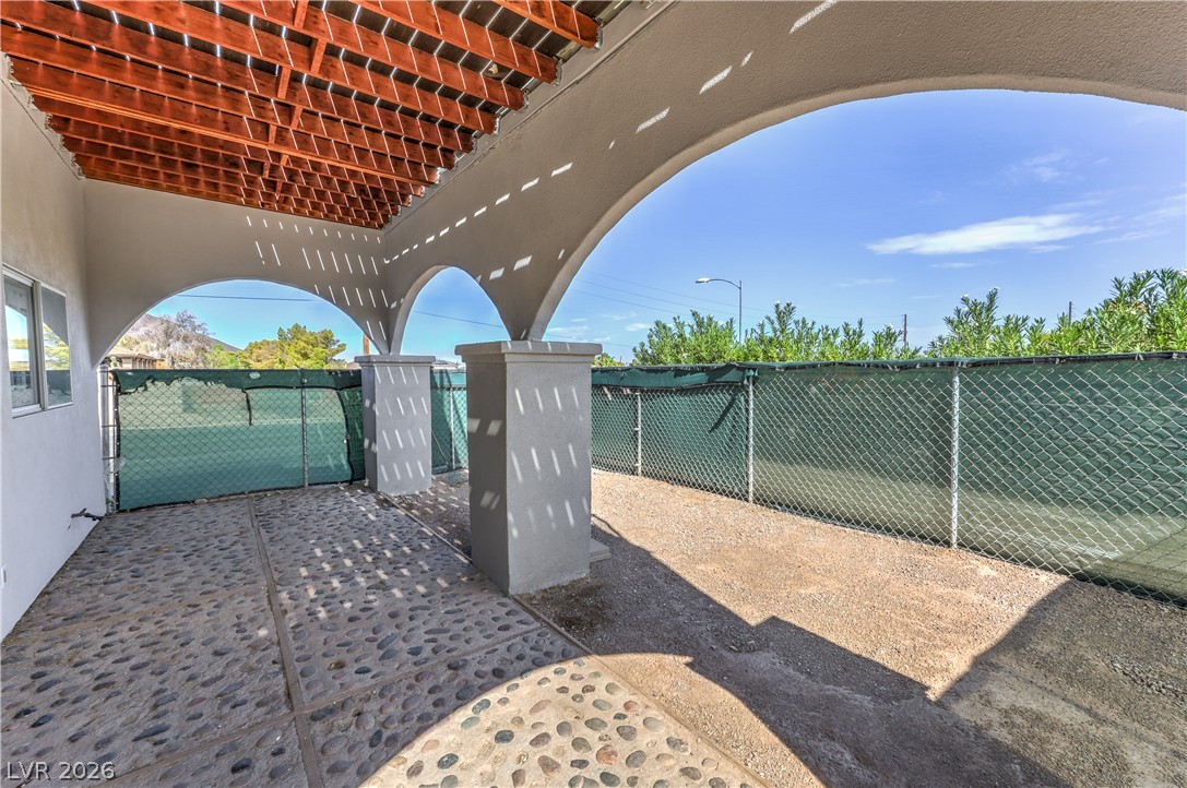 100 East Kimberly Drive Property Photo 12