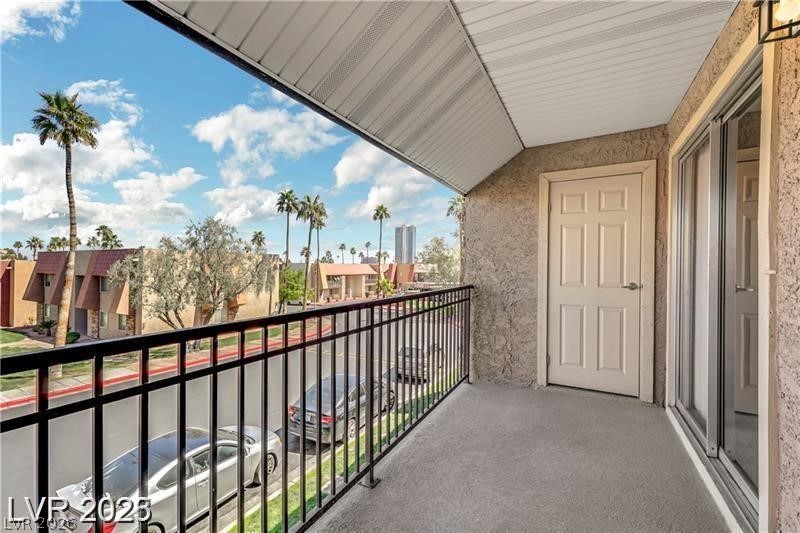 5314 River Glen Drive 288 Property Photo 3