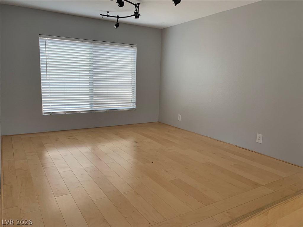 9933 West Diablo Drive Property Photo 7