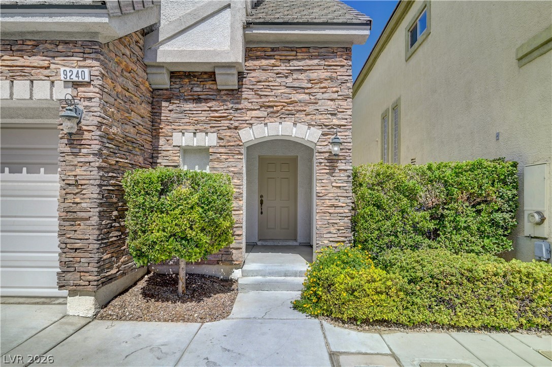 9240 Worsley Park Place Property Photo 3