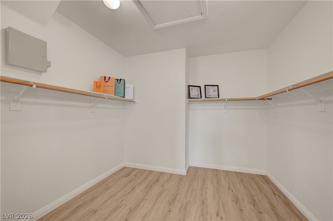 9240 Worsley Park Place Property Photo 34