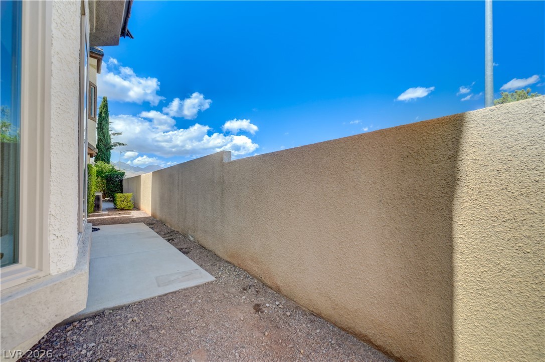 9240 Worsley Park Place Property Photo 56