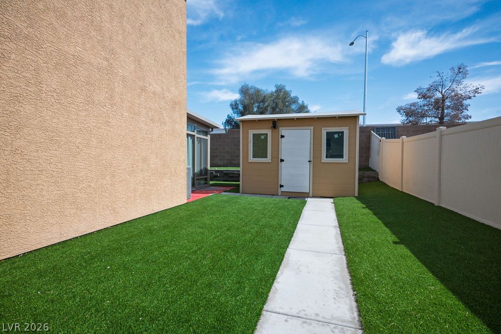 1609 Ronzard Avenue Property Photo 4