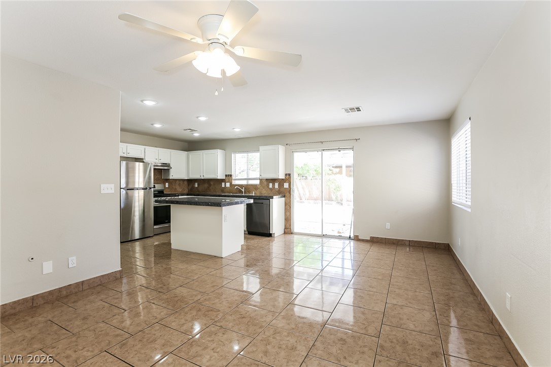 6572 Grand Oaks Drive Property Photo 8