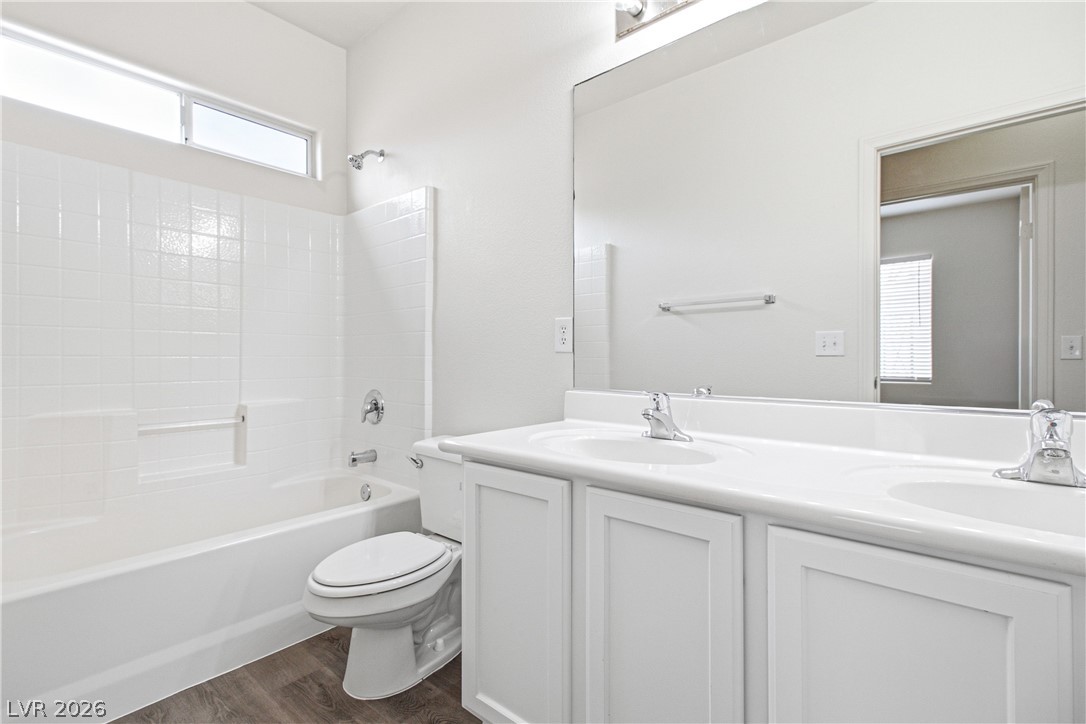 10630 Lessona Street Property Photo 21