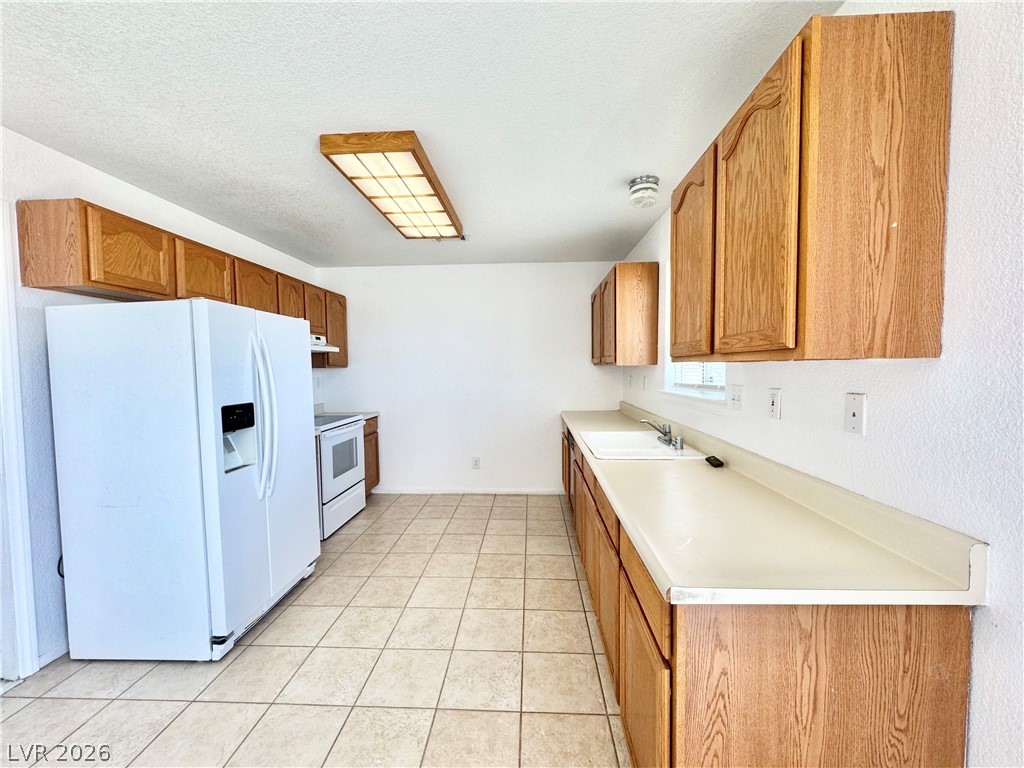 1060 South Marne Court D Property Photo 4