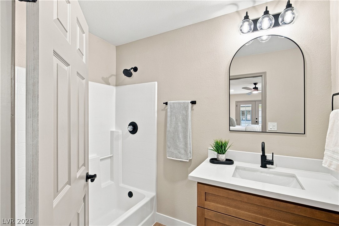 6156 Foxcroft Avenue Property Photo 18