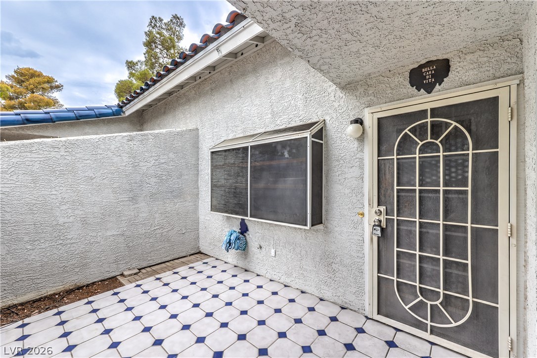 2041 Willowbury Drive D Property Photo 2